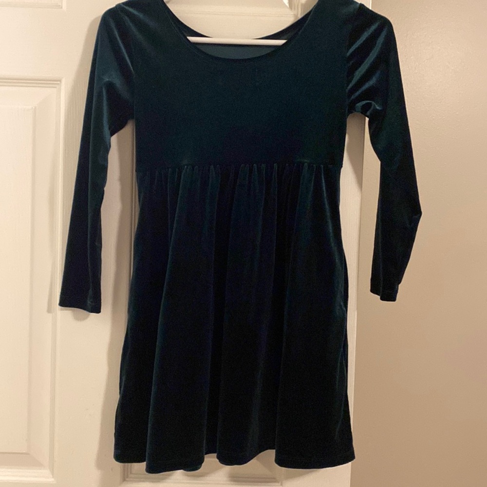 Old Navy long sleeve green velvet dress for girls size 8.
